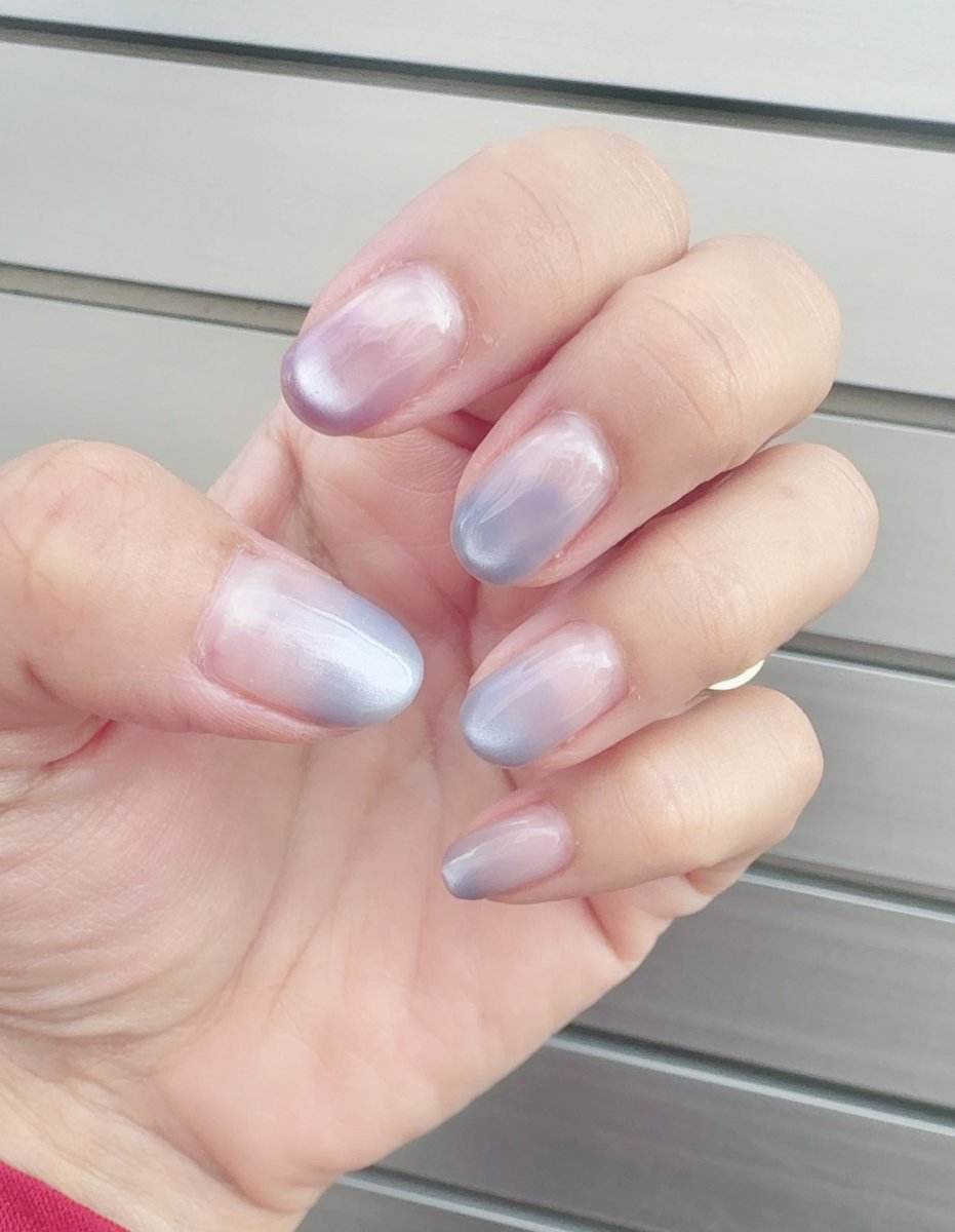 moca156's tweet photo. 今月のネイルは、初のマグネットネイル💅✨️ https://t.co/AWQimXszcm