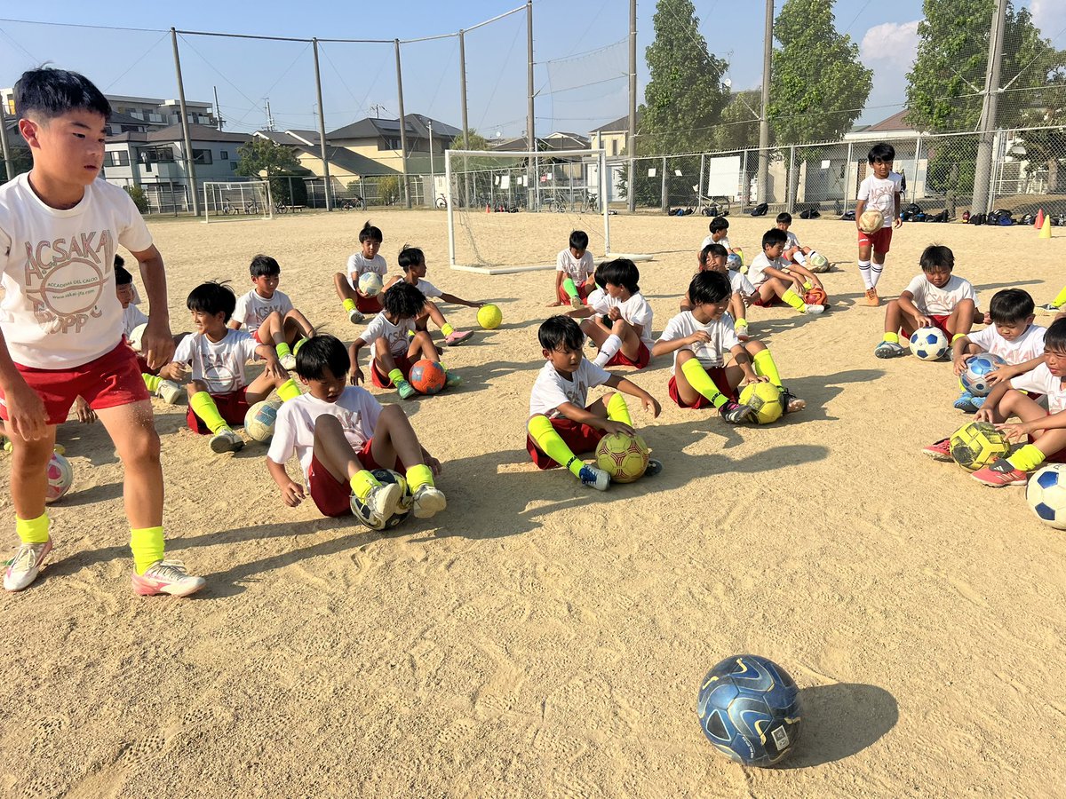 DelNpo's tweet photo. 選手コースTR   &amp;  フリーアカデミー

灼熱ですね。

TRを短い時間で行い休息しながら最後まで良い活動が出来ました。

次のフリーアカデミーは29日(水)です。
夏休みに入り生活習慣が悪くなっていることもあるのでボールを蹴りに来てください。

ありがとうございました！

今日も1日最高だった！ https://t.co/4JT9zfAD1n