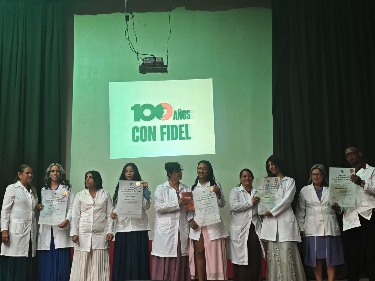 LorenzoOsbel's tweet photo. Muchas felicidades para los nuevos profesionales del sector de la Salud, que hoy recibieron su título en el acto de graduación de la Universidad de Ciencias Médicas de #LasTunas #PorLasTunasLaVictoria #SíSePuede https://t.co/qHtRfnR4PQ