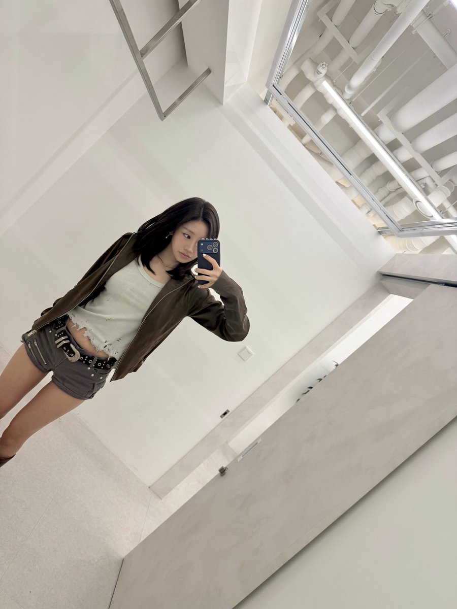 Kk000705's tweet photo. #쥴블 이분너무잘생기셧다 🤎.🤎 https://t.co/MKDSfQbZzr
