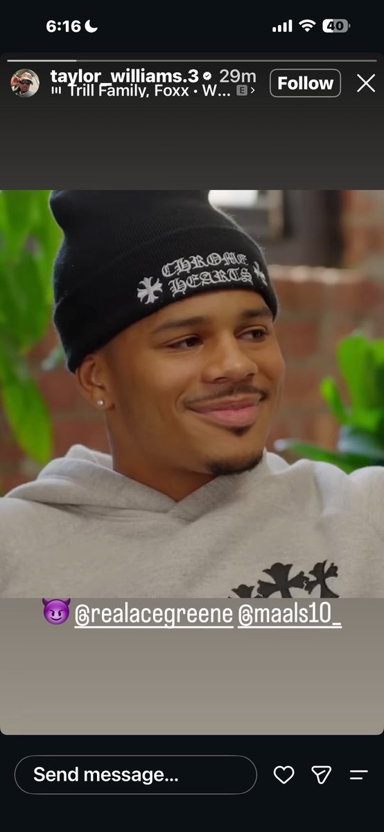 gia2i's tweet photo. Taylor messy asf- 😭😭😭 https://t.co/iMfe85y9zB