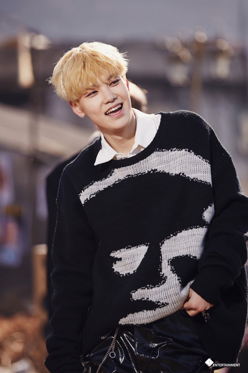Istnmseo's tweet photo. lqrt brought me back to 2016 zelo and man i am in my feelings the BABY ZELO MY BELOVED https://t.co/BxTgNJQhQC