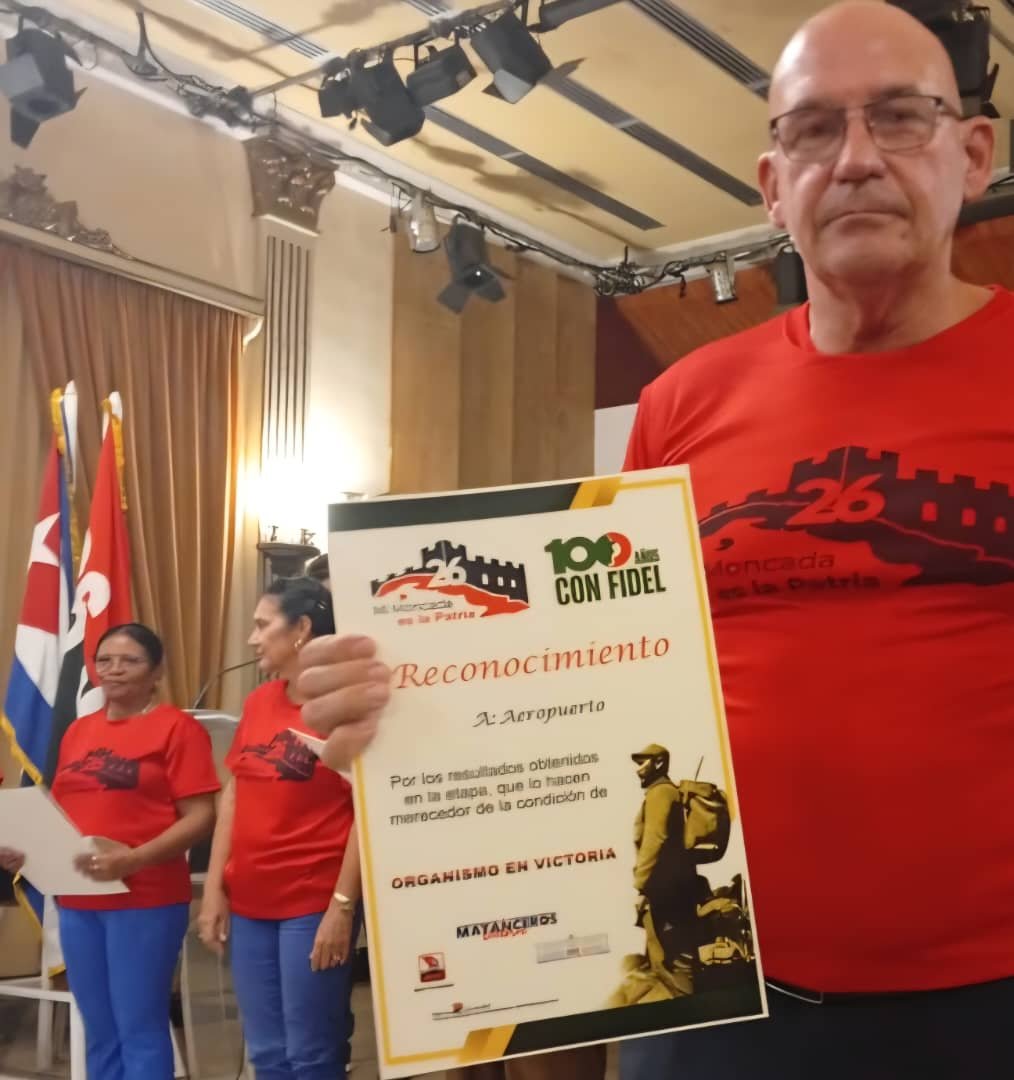 EcasaCuba's tweet photo. Los Aeropuertos Internacionales Juan Gualberto Gómez (Varadero) y Frank País García (Holguín) fueron distinguidos en los actos provinciales por el Día de la Rebeldía Nacional.
Asimismo, el colectivo del Aeropuerto Rafael Cabrera (Nueva Gerona) fue  estímulado. 
#26deJulio #ECASA https://t.co/FIqB7Mwf9P