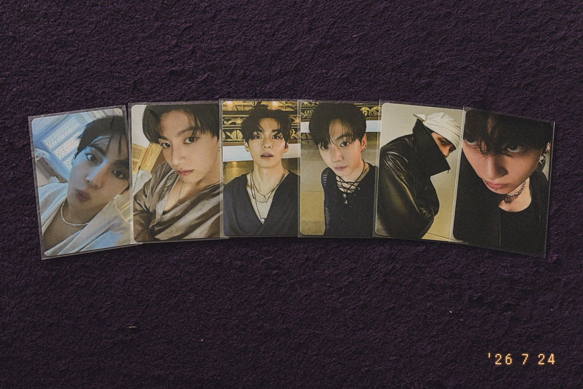 MLRBTS's tweet photo. vendo
1000 cada
mais frete de 200 cada https://t.co/ZleRq1Mksr