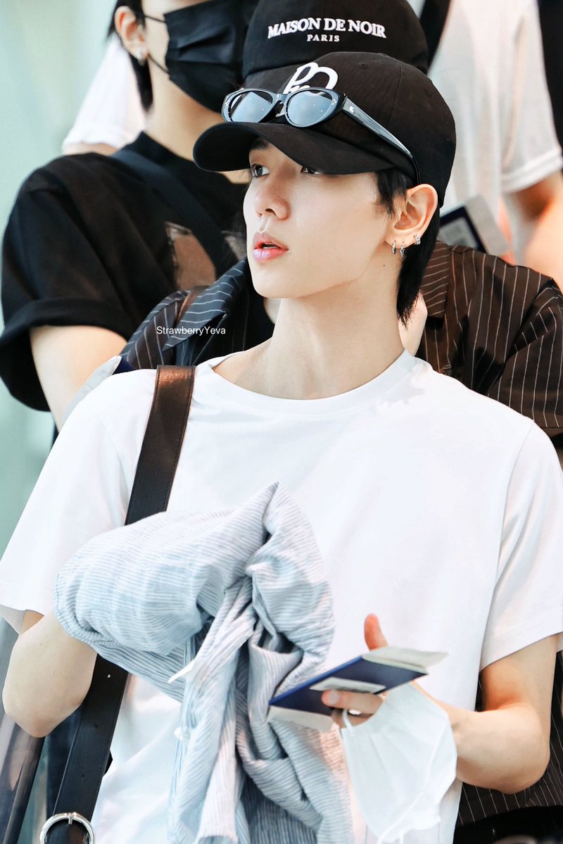 StrawberryYeva's tweet photo. 🤍

260725 ICN

#BOYNEXTDOOR 
#MYUNGJAEHYUN #명재현 https://t.co/SXKn5WZ9G6