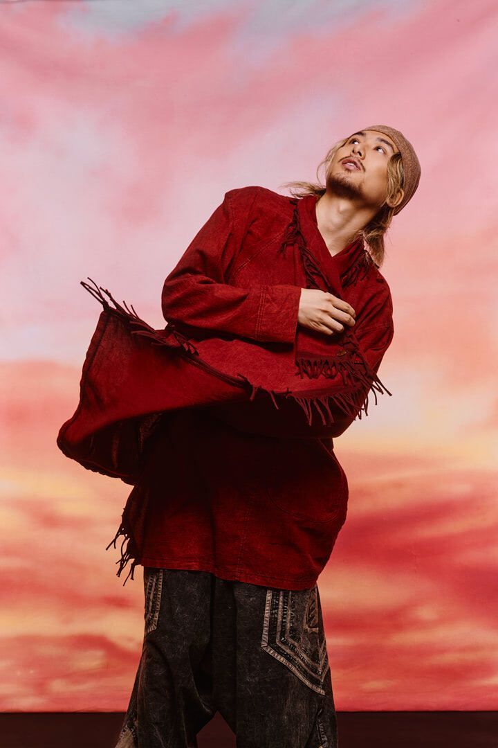 rollingstonejp's tweet photo. 【#フジロック】Fujii Kaze
7月25日（土）19:00〜配信【Channel 1】

▼藤井 風がゼイン・ロウと語る、ニューアルバム『Prema』制作秘話【Apple Music】
🔗https://t.co/LaN8dHehbQ
#FujiiKaze #藤井風 https://t.co/w3WegtuFHG