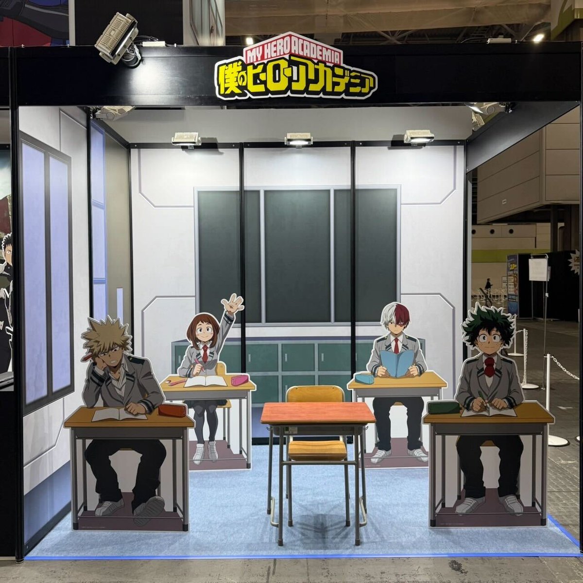 heroaca_anime's tweet photo. ◤ #ジャンプビクトリーカーニバル 
　　　　　大阪会場開幕!!　　　　◢

@TOHOanimation ブースでは
デクたちと一緒に写真を撮れる
フォトスポットや
デクを応援する体験施策を展開中!!

ご来場の際はぜひお立ち寄りください!!

#ヒロアカ #heroaca_a https://t.co/k03RvoiOJR