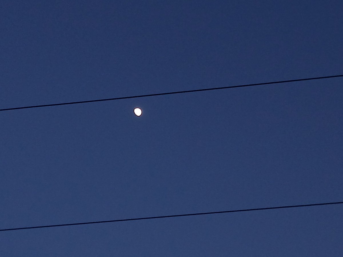 _bluesad_'s tweet photo. 🌔 https://t.co/5czVO0Qgk7