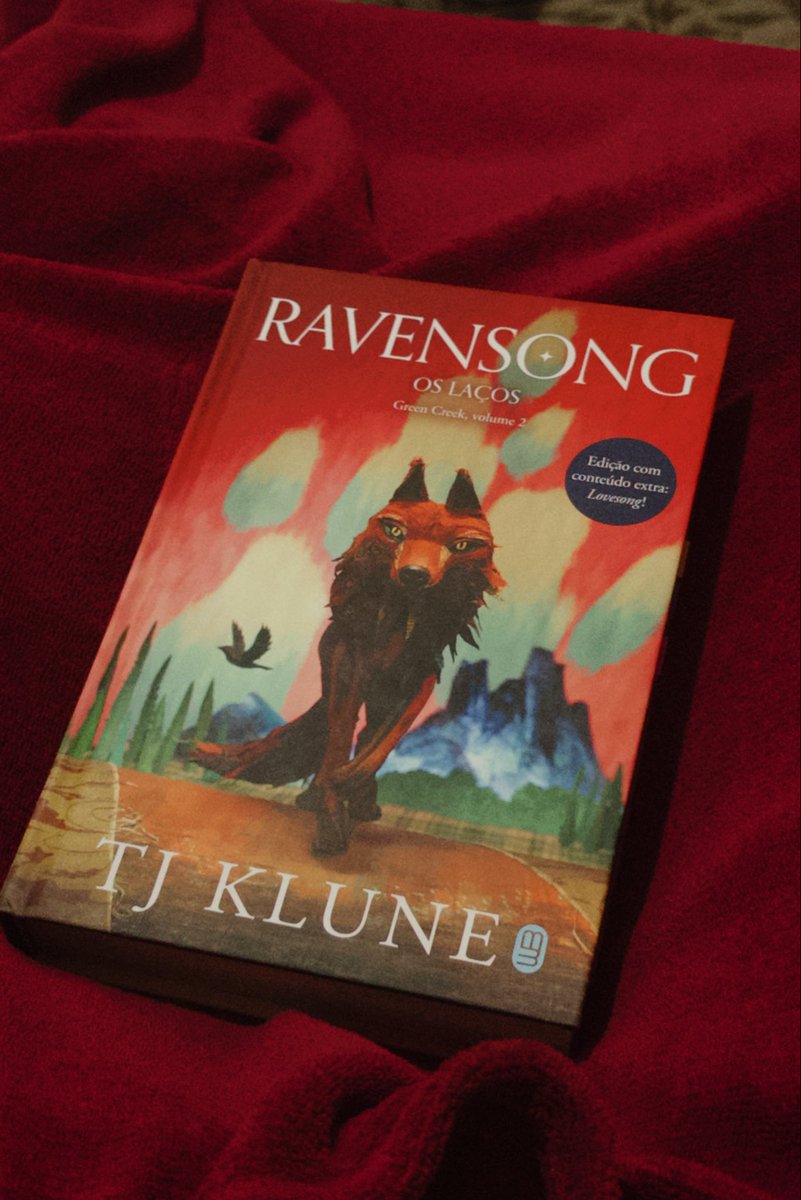 umbookaholic's tweet photo. eu como eu não sou nenhuma palhaça, bora logo d volume 2!
AUUUUUU 🐺🐺🐺
#ravensong #greencreek https://t.co/sAnDNswY77