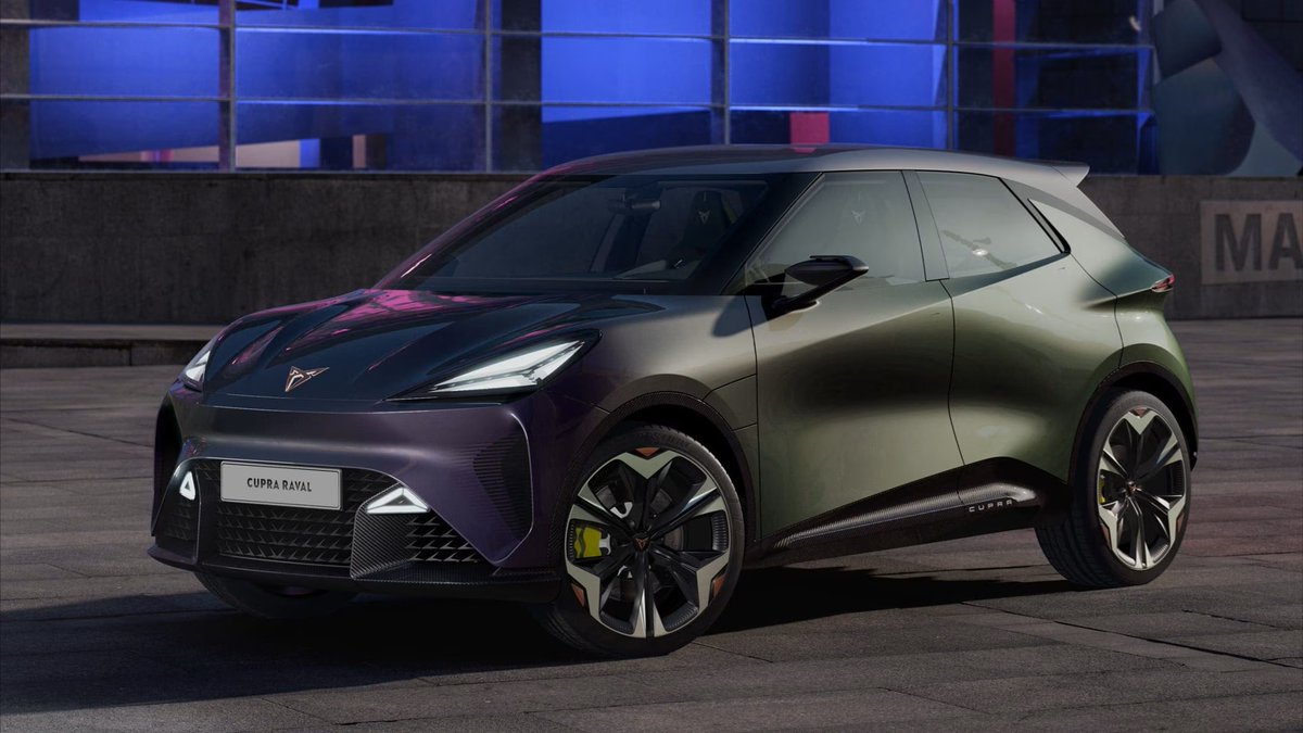 JoprTR's tweet photo. ⚡ 226 HP güç
🏎️ 6.9 sn'de 0-100 km/s
🔋 440 km menzil
⏱️ 24 dakikada %10 → %80 şarj
🌃 Uzay gemisi sesi + gece kulübü ışıkları

CUPRA Raval Türkiye'ye yıl sonu geliyor.
Avrupa'da 2 kat fazla talep yarattı — sebebini videoda anlattık 👇

https://t.co/vGaad060V6

#CUPRARaval #CUPRA #ElektrikliAraç #Otomotiv #Reklam değildir.