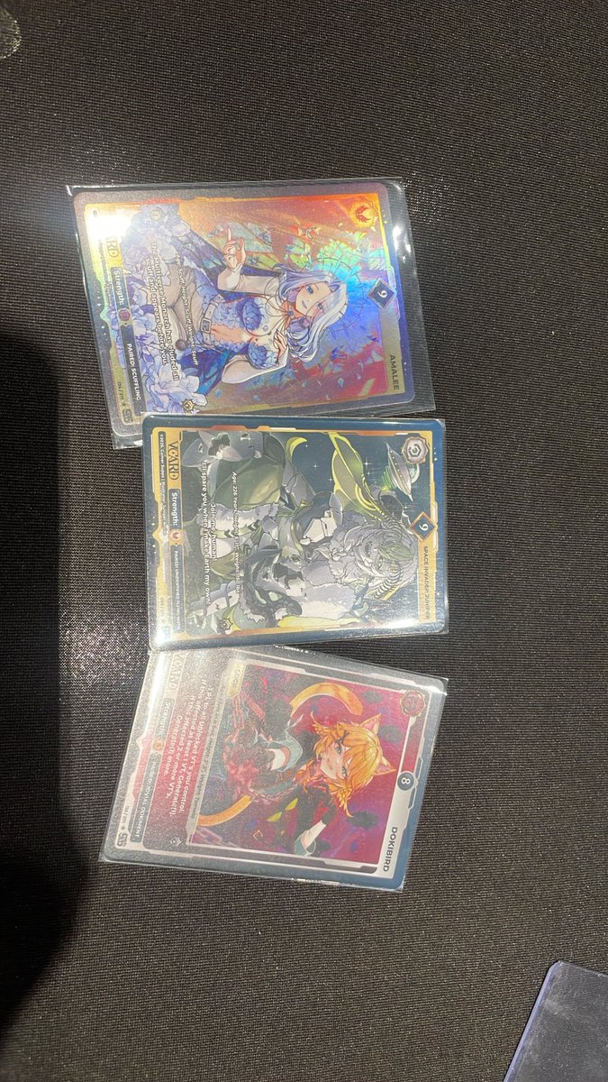 H0N7ER's tweet photo. First time getting a pack of VCARD Holy fuck 😭 https://t.co/bwIS5NlNLm