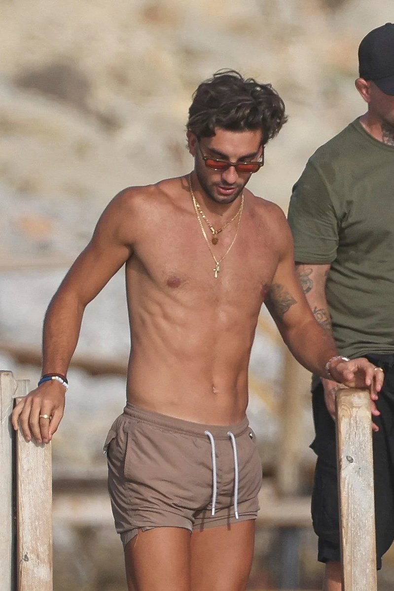 calciatoriboni's tweet photo. Ferran Torres 🔥😈👣🥵💦 https://t.co/9r57smbfNZ