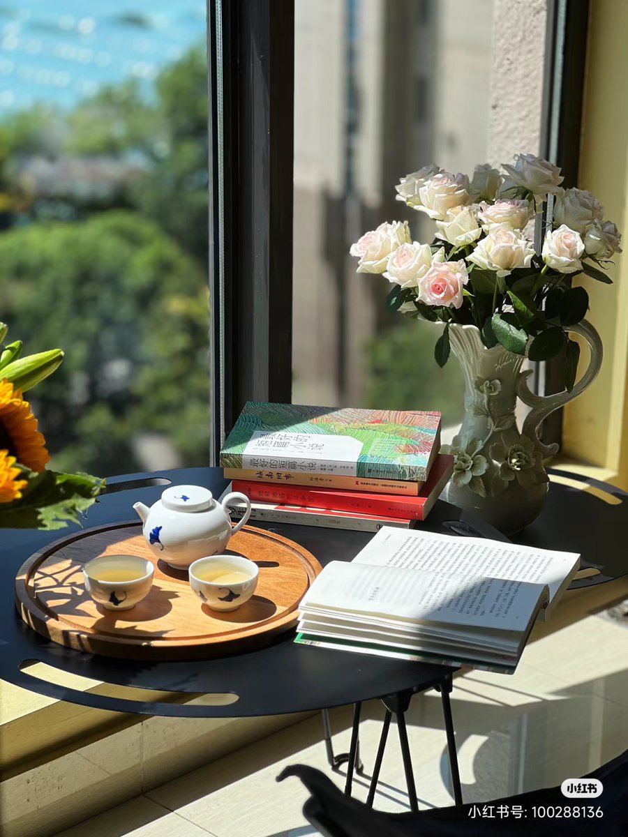 BLavone7543's tweet photo. Just spent the whole afternoon curled up with my favorite book and a warm latte—this is how weekends were meant to be https://t.co/42ET2gdLmO