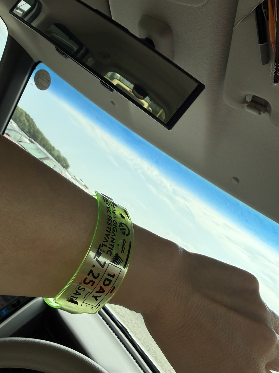 CCC200019's tweet photo. #ジャイガ
#優里

 駐車場を近くに停めたくて6時に到着🚗
無事停めれた😆
熱中症に気をつけながら楽しんで来ます！
もちろん、レオTで😊 https://t.co/ba4kqTDYdZ