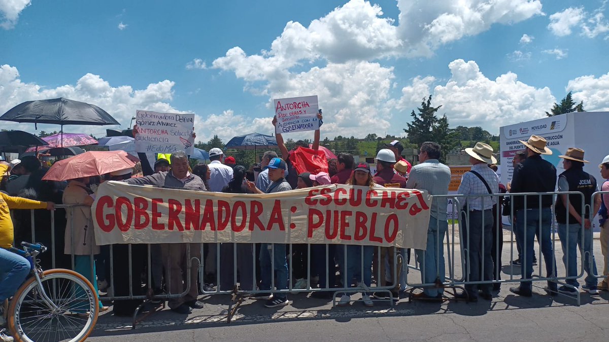 HortensMeza's tweet photo. Basta de demagogia exigimos solución.
#DelfinaNoResuelve
@delfinagomeza https://t.co/SF0m4Dwamp