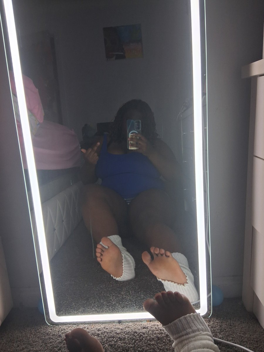 cocopaidtoexist's tweet photo. Dinner is on you footboy! $50 https://t.co/3aD3tieZLD