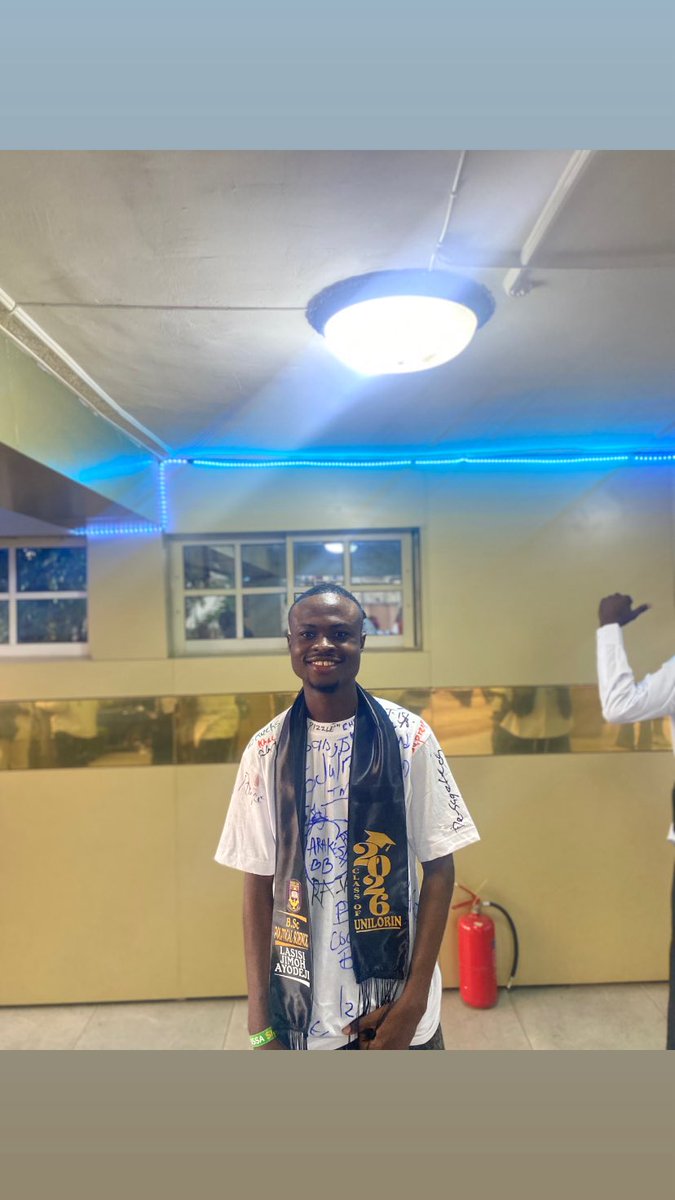 lasdej01's tweet photo. I signed out of uni today 🎉 https://t.co/ZtsXbgXLsl