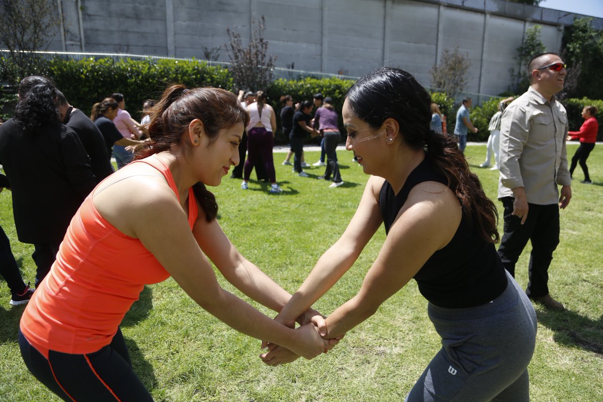 SESNSP's tweet photo. Cada 25 de mes conmemoramos el Día Naranja para prevenir la violencia contra las mujeres. En el marco de esta iniciativa, impulsamos talleres de autocuidado y defensa personal que fortalecen la confianza, la prevención y el bienestar. 
¡El 25N nos recuerda que esta tarea es permanente!
 @Maffiguer @OHarfuch #SSPC