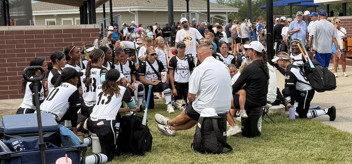 MaciBarnes2029's tweet photo. Final 4β¦.here we come!
#AFCS
#AuidenceOfOne
#AllGloryToGod
#HisPlan
#KeepGrinding
#wit
@TXBombersGold18 @bombers_academy @bombercoach @catosterman @ExtraInningSB @LineDsoftball @los_stuff @BrenttEads @SoftbalAmerica @PrepSoftball @LegacyLegendsS1 https://t.co/tEoo9cOHYz