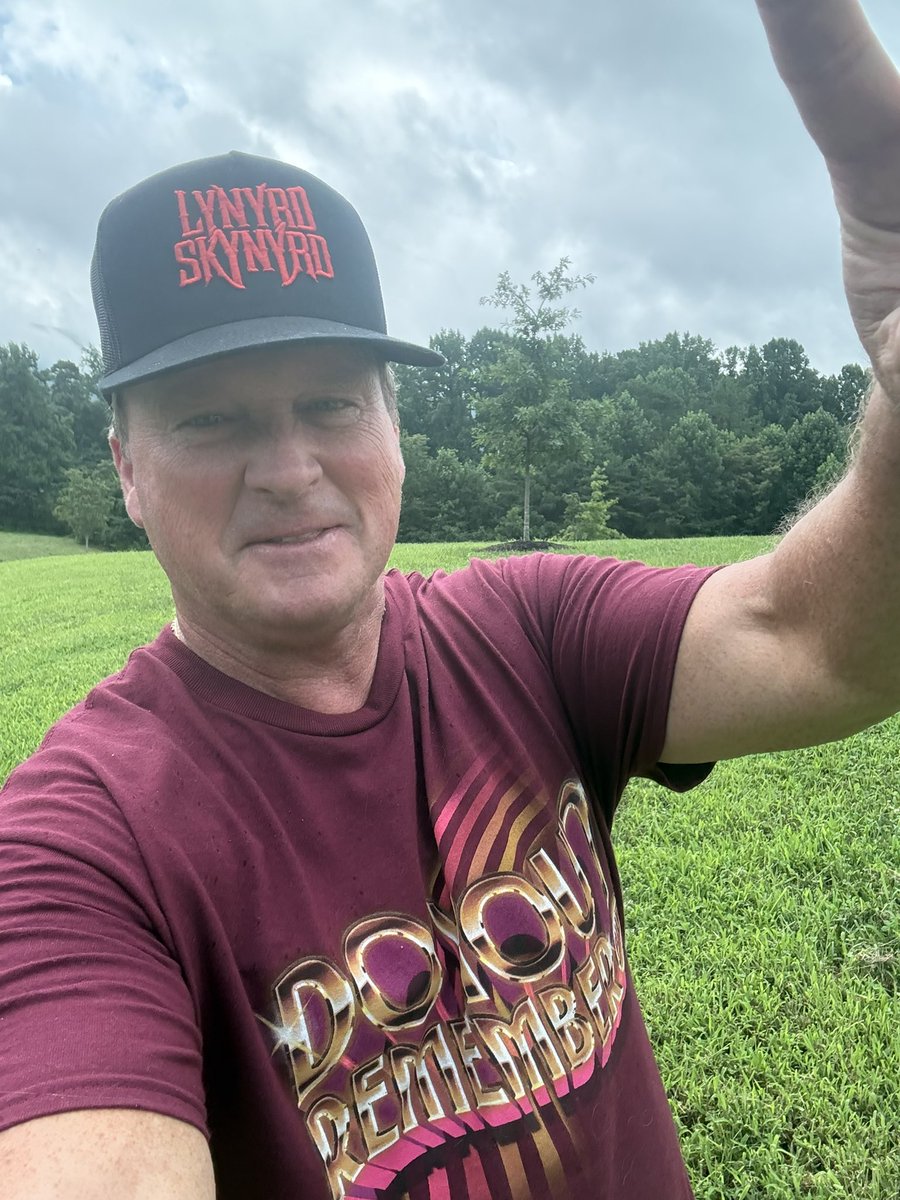 BarstoolGruden's tweet photo. Have a great weekend, everybody! 

Crank up some tunes! https://t.co/GD5Vl4lvhQ