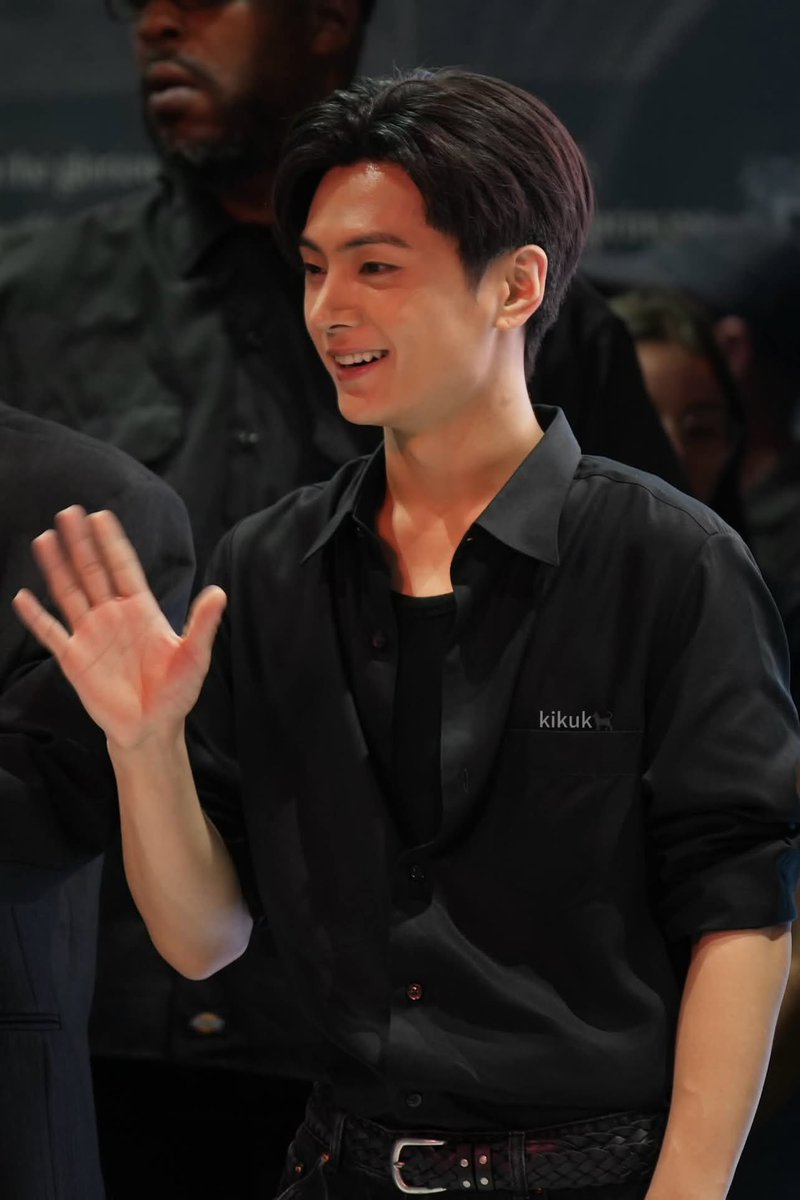 oneof_stars's tweet photo. 260725 | SDCC saybye event #ENHYPEN_JAY https://t.co/9LSIuWBmLu