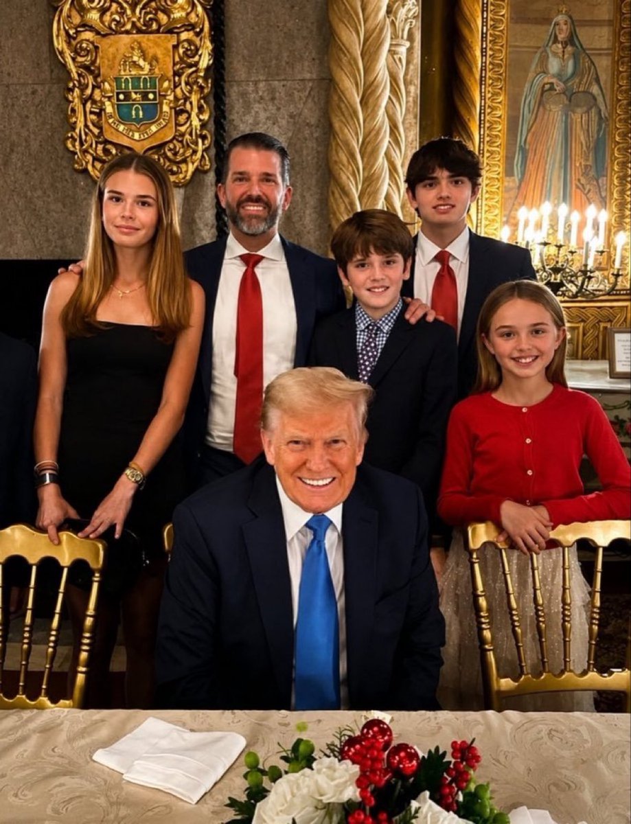 IvankTrumprl's tweet photo. 🇺🇸 The Trump legacy continues. ❤️

Faith. Family. Leadership. These are the values that define generations. ✨♥️ https://t.co/TrFB5BtLeu