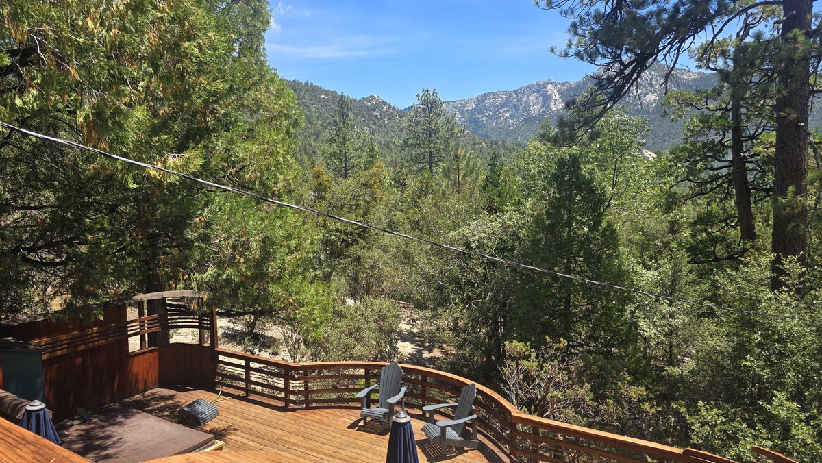 gaymathboy's tweet photo. Gaycation at a cabin, why no one tell me about these earlier? https://t.co/o5qjZ3ynFI