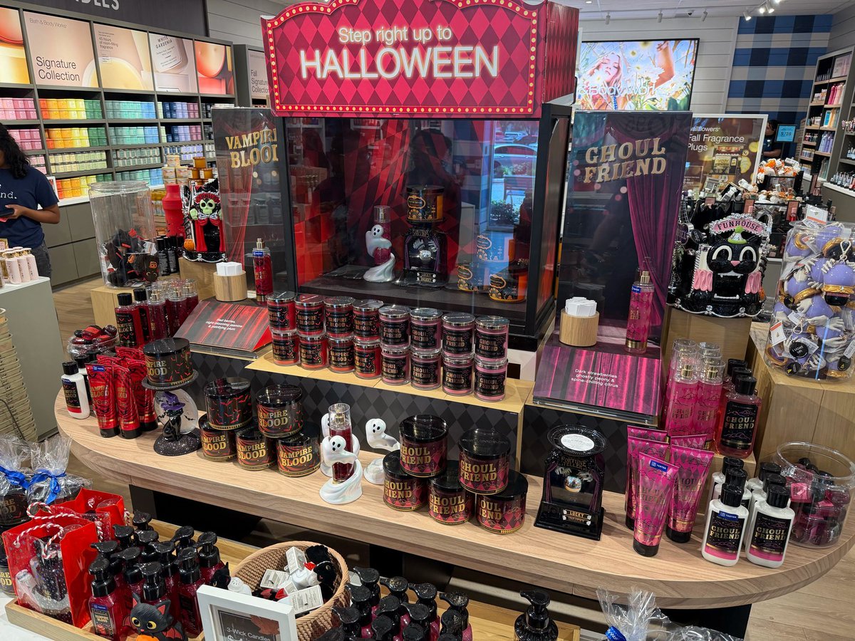 Attractions's tweet photo. If you like the smell of the fog at Halloween Horror Nights, you may like the Carnival Fog scent at Bath and Body Works, if you can find it in stock.￼ https://t.co/WZNGQfuN3f