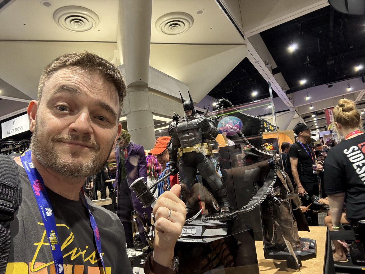 Ssnyder1835's tweet photo. Absolute Batman prototype by @collectsideshow - amazing! https://t.co/ojdgIvxuD8
