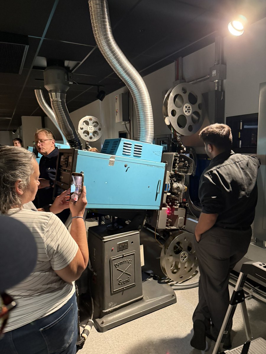 chrisprad's tweet photo. Something not talked about enough is how digital cinema projections robbed us of one of the coolest summer jobs for teenagers. I want to learn projection, but there’s only 3 theaters in my town, and 3 total screens that have film projectors. https://t.co/WzJ4vou9cB