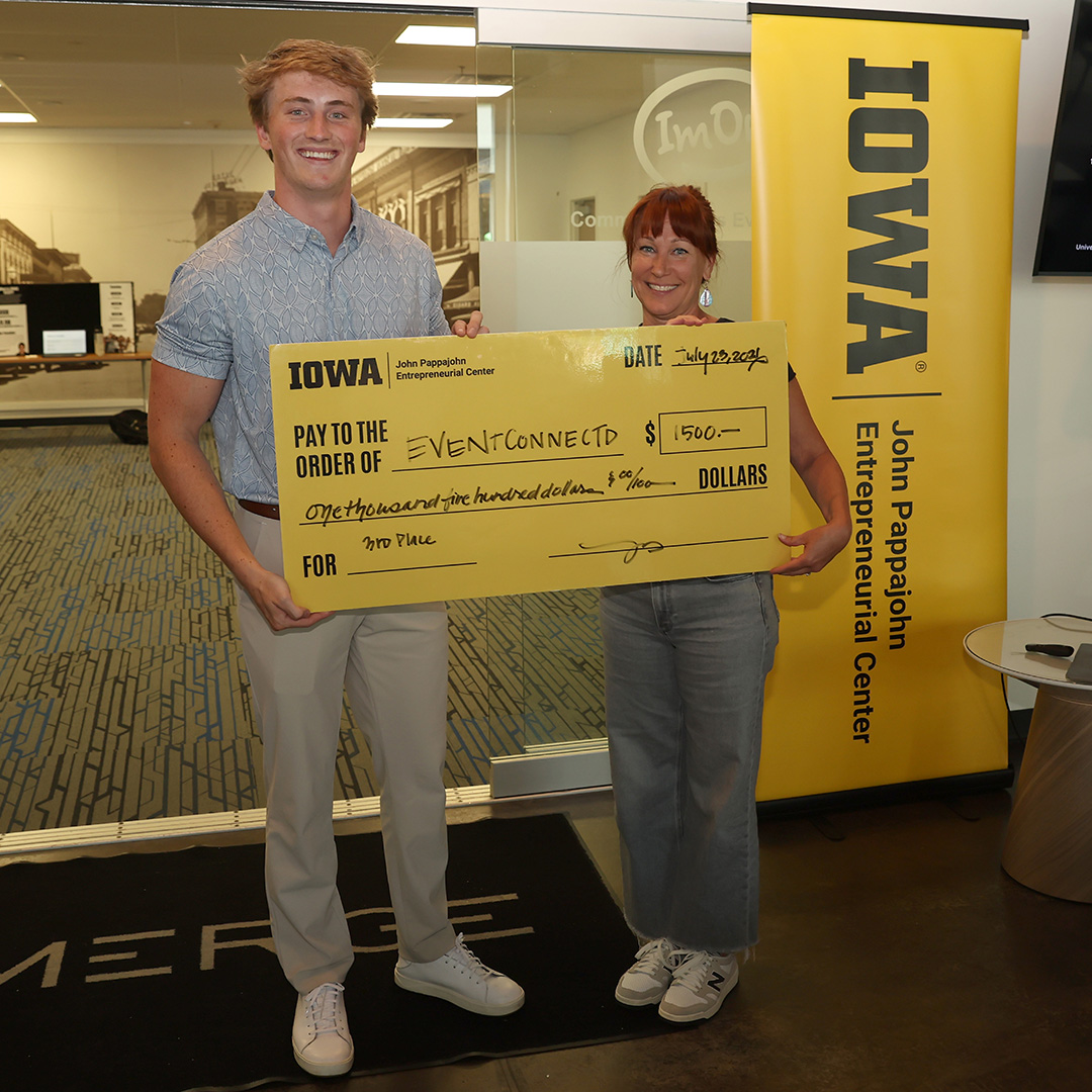 iowajpec's tweet photo. Congratulations to winners of the Iowa JPEC Summer Fellowship Accelerator Demo Day!

🥇 Vicory Solutions 
🥈 Stridelane 
🥉 Event ConnecTD 

Read more: https://t.co/XQrkM9H9pZ

#IowaJPEC #JPEC30 https://t.co/sv8l5aDAJK