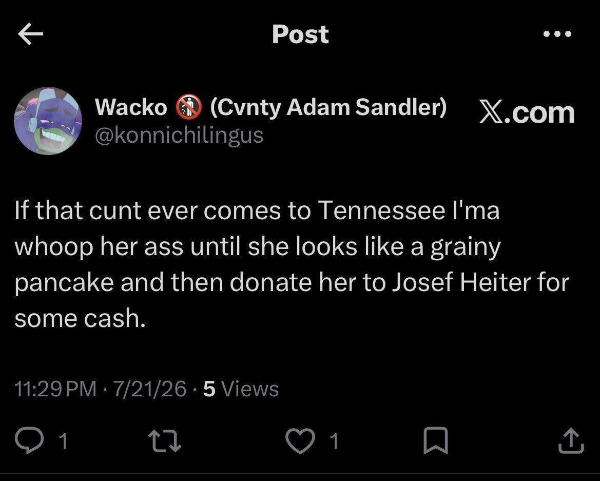 ach00sh1's tweet photo. She tryna ignore it 😭😭😭😭😭😭😭😭😭😭😭😭😭😭😭😭😭😭😭😭😭 @konnichilingus you have some weird fucking obsession with telling people to harm themselves, and then threatening her as if she wouldn’t break your fucking face in. Ofc a cracker would threaten to sell a POC🙏 https://t.co/h5vROuMJ0P