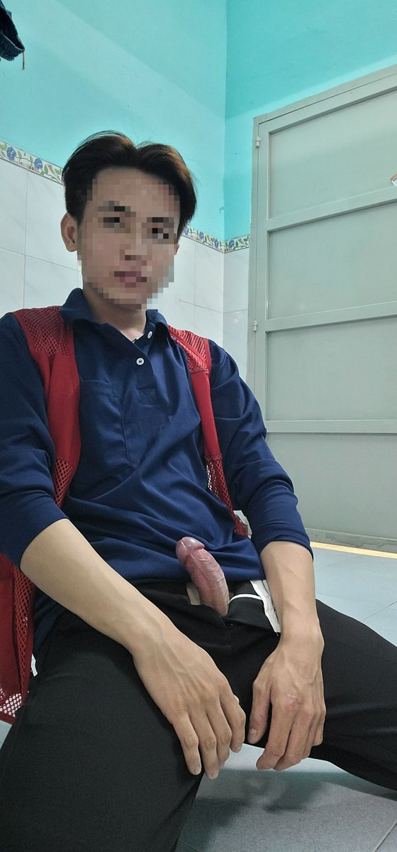 vri1998's tweet photo. Đơn hàng của bạn hiện đang còn showwcu😅🤣🤣 https://t.co/pZwfVGbsz6