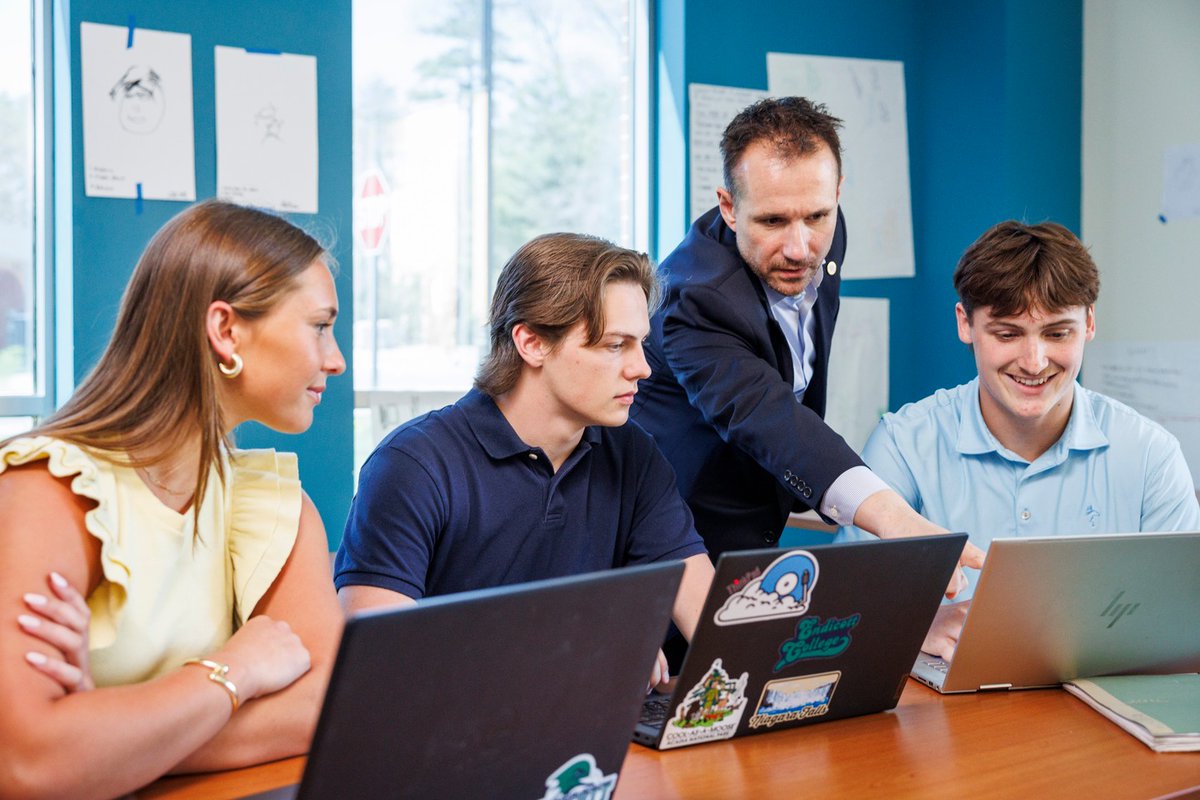 EndicottCollege's tweet photo. At Endicott College, every classroom is a place to explore new ideas, build meaningful connections, and turn knowledge into action.📚 

#ThisisEndicott https://t.co/SSQ2H63aXn