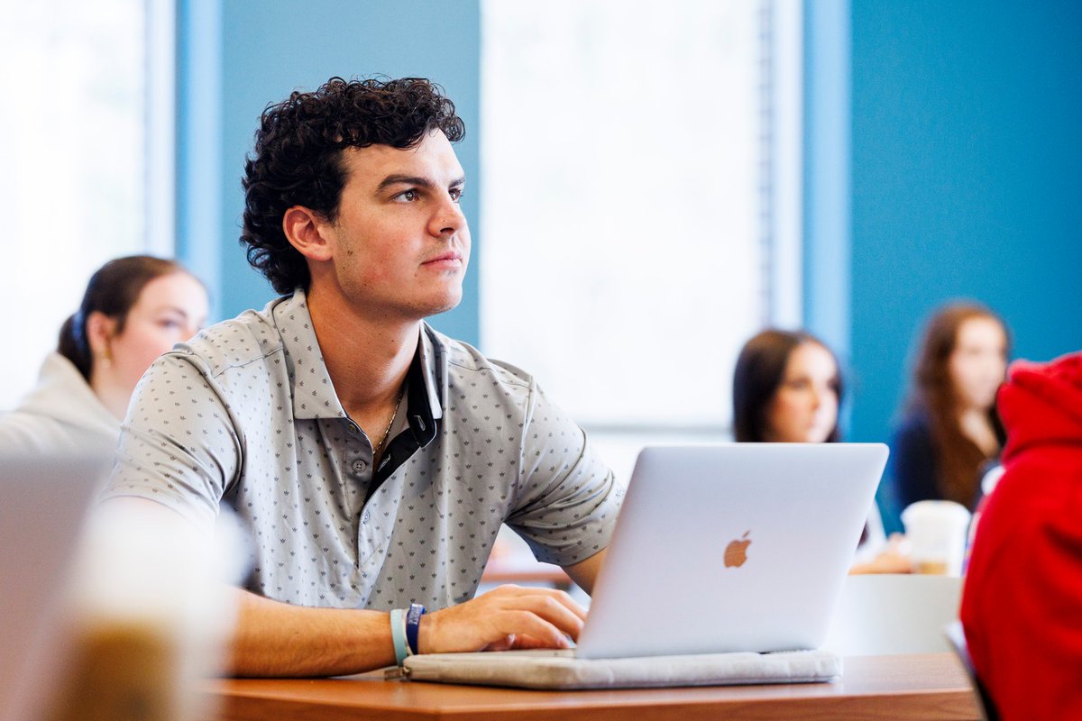 EndicottCollege's tweet photo. At Endicott College, every classroom is a place to explore new ideas, build meaningful connections, and turn knowledge into action.📚 

#ThisisEndicott https://t.co/SSQ2H63aXn