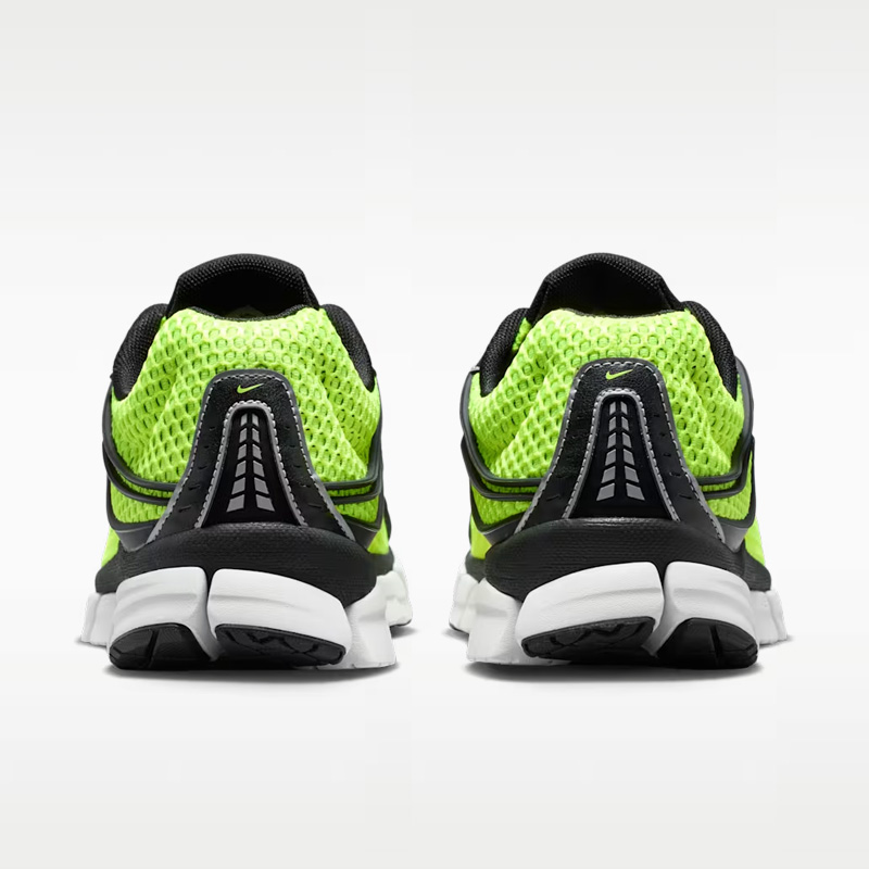 KicksDeals's tweet photo. Nice size options are in stock for the NEW volt/black-metallic silver Nike Zoom Skylon 11 for $135 with FREE shipping included. //Ad

BUY HERE -> https://t.co/Mt1NoJcxfB https://t.co/LxHaJsSLKb