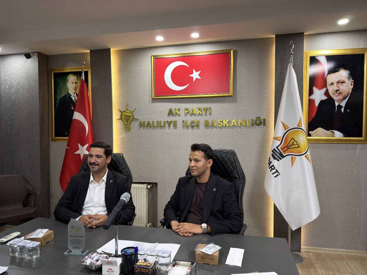 MDOGANSALAR_TR's tweet photo. Geçmiş Dönem Haliliye İlçe Gençlik Kolları Başkanımız Abdulhamid Karakeçili’nin de katılımıyla Yönetim Kurulu Toplantımızı gerçekleştirdik.

Dünü tecrübeyle, bugünü azimle, yarını ise aynı dava şuuruyla inşa etmeye devam ediyoruz.

@RTErdogan @avyusufibis @osmannazlier  @bybekirbozdag @ibrahimeyyupogl 
@milhamigunbegi @ferdisenel25 @furkankucukk_ @mbagmanci63 @fatmaocak0663 @A_Karakecili @AKGenclikGM @akgenchaliliyee
