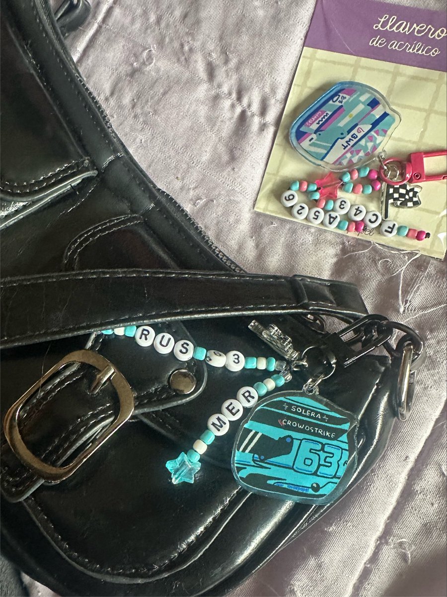 renidonia's tweet photo. oficialmente tengo las carteras más lindas del mundo ✨ todo de @louln04 https://t.co/NaA2omtVf1