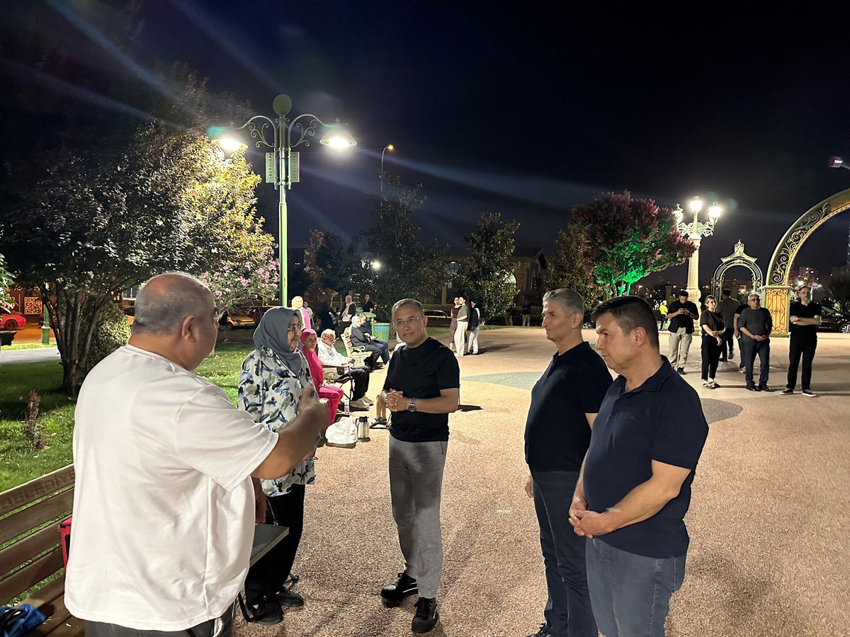 kemalcebervali's tweet photo. İl Jandarma Komutanımız Tümgeneral Halil Şen ve İl Emniyet Müdürümüz Celal Özcan ile birlikte Vadi Park’ta hemşehrilerimizle bir araya geldik.

Vatandaşlarımızla sohbet ederek talep ve görüşlerini dinledik; bir yandan da güvenlik güçlerimizin sahadaki çalışmalarını yerinde inceledik.

Huzur ve güven, şehrimizin en kıymetli değerlerinden biridir. Gaziantep’imizin her köşesinde vatandaşlarımızın güvenliği ve esenliği için gece gündüz fedakârca görev yapan tüm emniyet ve jandarma teşkilatımıza teşekkür ediyor, hemşehrilerimize huzurlu ve sağlıklı günler diliyorum.

#HuzurŞehriGaziantep
