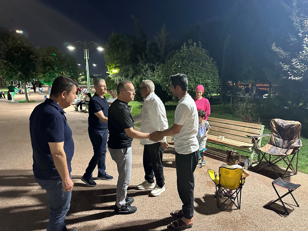 kemalcebervali's tweet photo. İl Jandarma Komutanımız Tümgeneral Halil Şen ve İl Emniyet Müdürümüz Celal Özcan ile birlikte Vadi Park’ta hemşehrilerimizle bir araya geldik.

Vatandaşlarımızla sohbet ederek talep ve görüşlerini dinledik; bir yandan da güvenlik güçlerimizin sahadaki çalışmalarını yerinde inceledik.

Huzur ve güven, şehrimizin en kıymetli değerlerinden biridir. Gaziantep’imizin her köşesinde vatandaşlarımızın güvenliği ve esenliği için gece gündüz fedakârca görev yapan tüm emniyet ve jandarma teşkilatımıza teşekkür ediyor, hemşehrilerimize huzurlu ve sağlıklı günler diliyorum.

#HuzurŞehriGaziantep