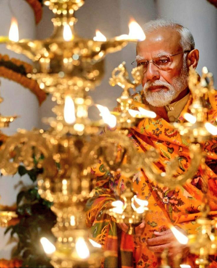 CourageousRo's tweet photo. The Reason why No one can Ever defeat Narendra Modi. Unmatched Aura.🫡

This man had to face so much hatred for the past many days, CJP, Congress, AAP, and foreign funded social media groups were all together defaming this man, and Thought they won the game.

Then this man came, The mastermind, The Chanakya of indian Politics and dismantled all the agendas of leftist and liberals with just 2 videos.

You still got It, my Prime minister. The priest King of India is so back.🗿