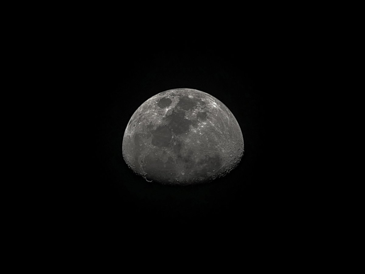 lsky38's tweet photo. tonight’s moon 🔭 https://t.co/VzQDj04I5H