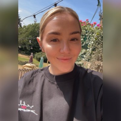 Clareloubabe's tweet photo. #NewProfilePic https://t.co/M3fSOyhlPd