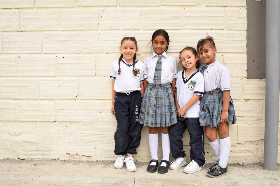 Ragobo7's tweet photo. Con atención integral para 312 niñas y niños, se fortalece la educación inicial en los colegios. La estrategia se desarrolla de manera articulada entre la Secretaría de Educación y Buen Comienzo para garantizar un servicio que estimule el desarrollo de la primera infancia 🙇‍♀️🙇‍♂️ https://t.co/2TbGmOeCvz
