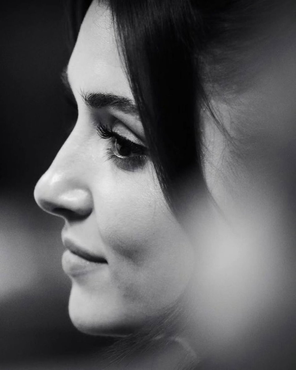 lengendsercel's tweet photo. 🤍😘 #edayildiz #edaser #latestvideo #edser #edabolat Kendisinin sanat eseri oluşundan habersiz🦋 📍𝐅𝐨𝐥𝐨𝐰 \ 𝐓𝐚𝐤𝐢𝐩 @handeercelresmi 𝐟𝐨𝐫 𝐦𝐨𝐫𝐞 》@handemiyy #handeercel#burakdeniz#bambaşkabiri#leyken#leylagediz #kerembürsin#sençalkapımı #pokucajnamojavrata https://t.co/yrn3wH0ilA