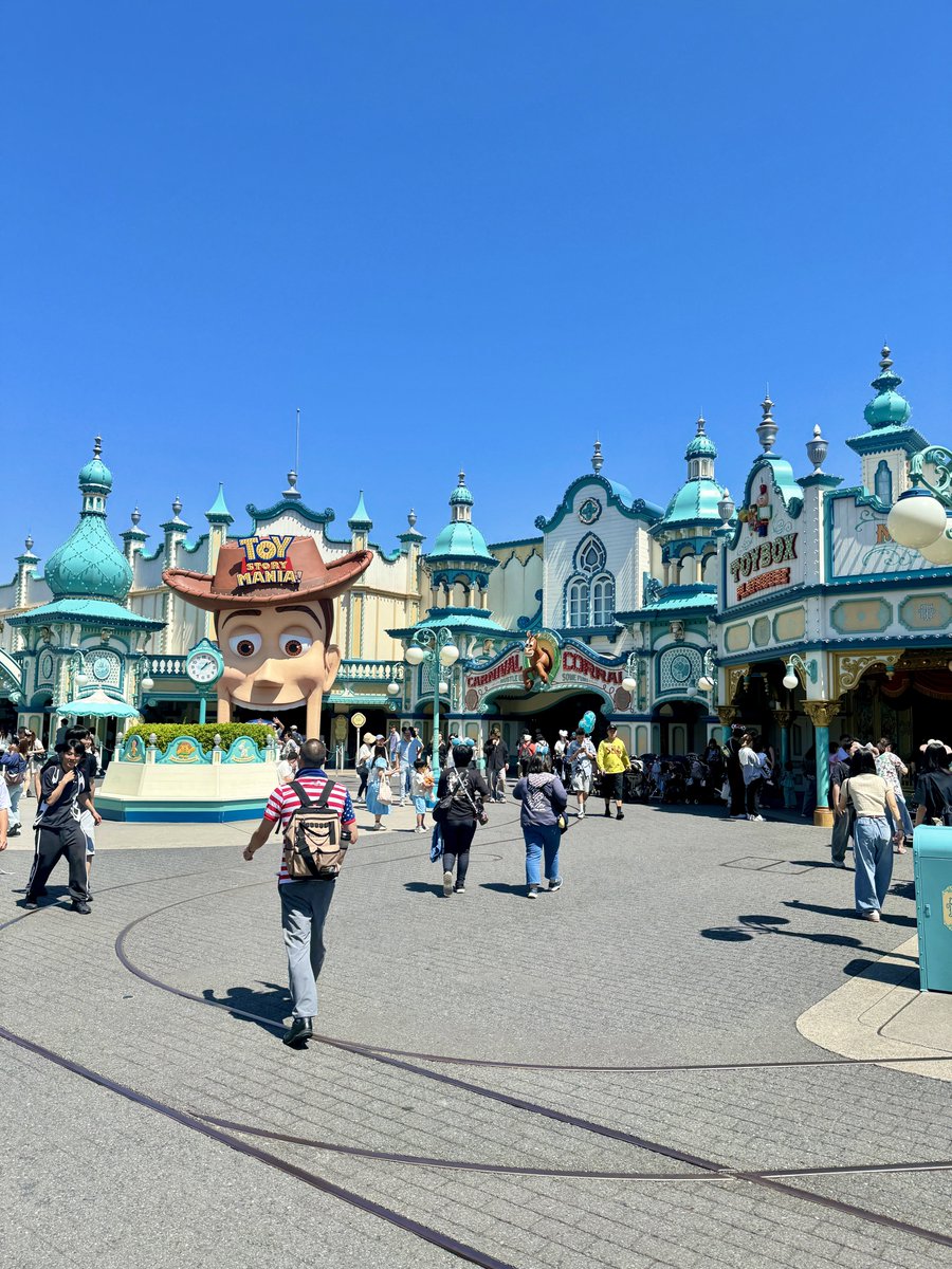 ___Debonair's tweet photo. “It’s a small world after all”

📍DisneySea, Tokyo https://t.co/IuFrhj4gXl