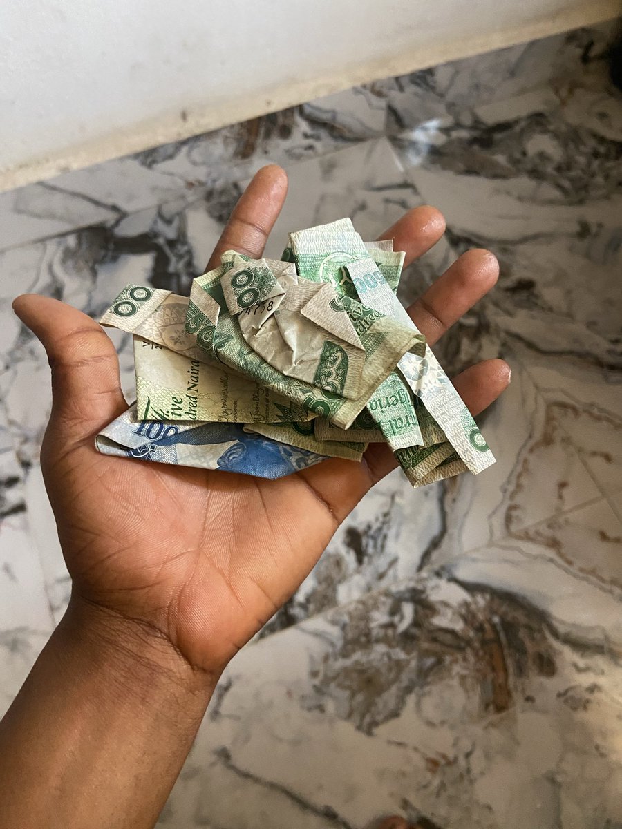 NdidikaO's tweet photo. Dear feminist,
Do your man’s laundry. It pays 😂 https://t.co/y3u0SGSAp5