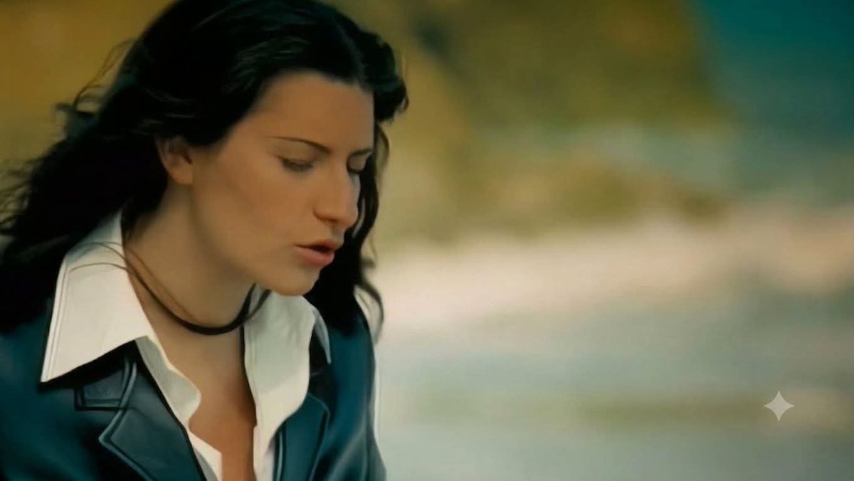 pausiniIcon's tweet photo. El tema #EntreTúYMilMares de @LauraPausini supera los 220 millones de streams en Spotify. 

#laurapausini https://t.co/Z2WVbsp3sW