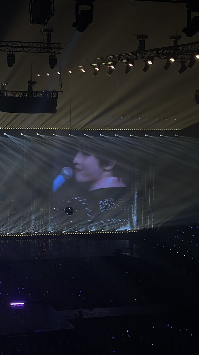 kittyyycatcat's tweet photo. ขอเป็นแม่ยกหนูเอค่ะ อยากจะเอาพวงมาลัยคล้องให้ ชอบโชว์เอเอมากๆๆๆ เอาจริงแบบภูมิใจอ่ะ เก่ง เป็นโชว์ที่เราว้าวมากๆ เอทำถึงมากจิงๆ น่ารักขี้เล่น มีร้องลูกเอื้อนด้วย

#AAashirakorn
#BUS_LIGHTASONE_D1 https://t.co/2dDcTj8YuO