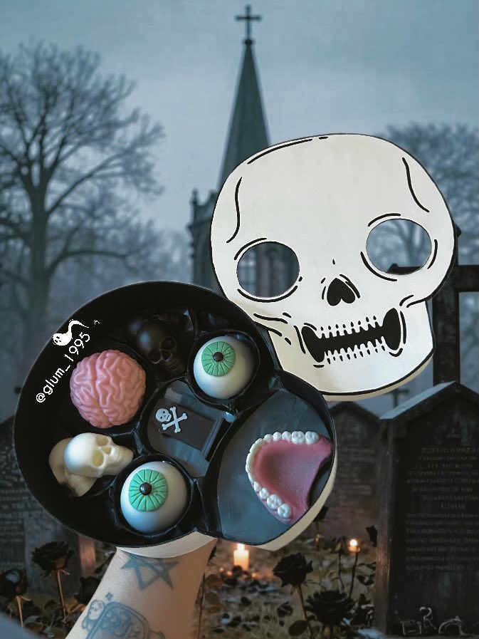 glum_1995_'s tweet photo. Todavía hay muchas cajas de chocolates que quiero hacer y mostrarles pero mientras agradecida por sus pedidos 
🖤💀✨ https://t.co/9xQaGXr96c